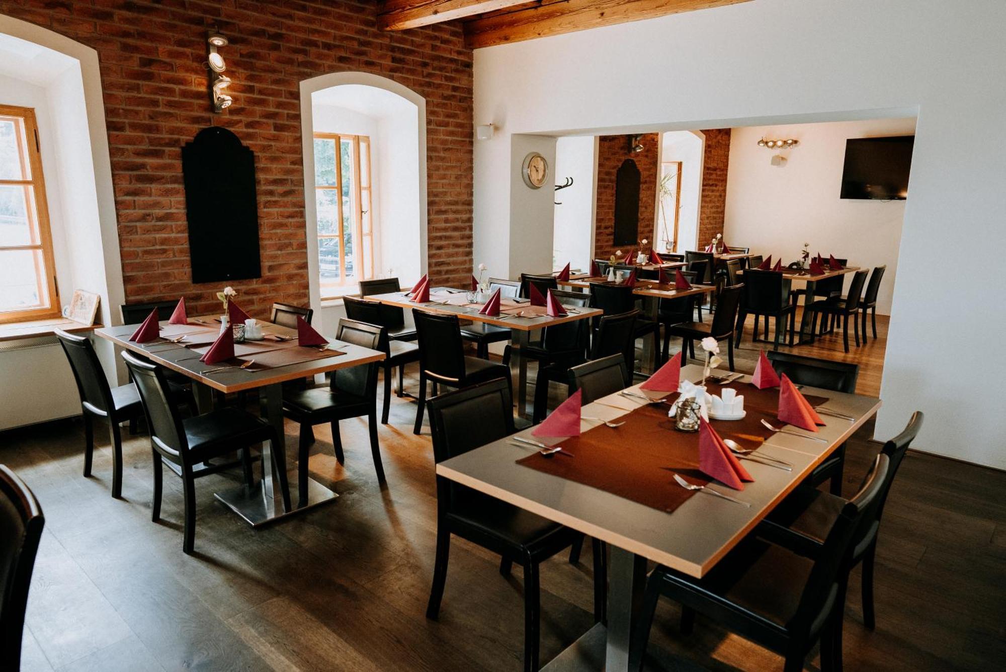 Banská Štiavnica Penzion Bansky Dom מראה חיצוני תמונה